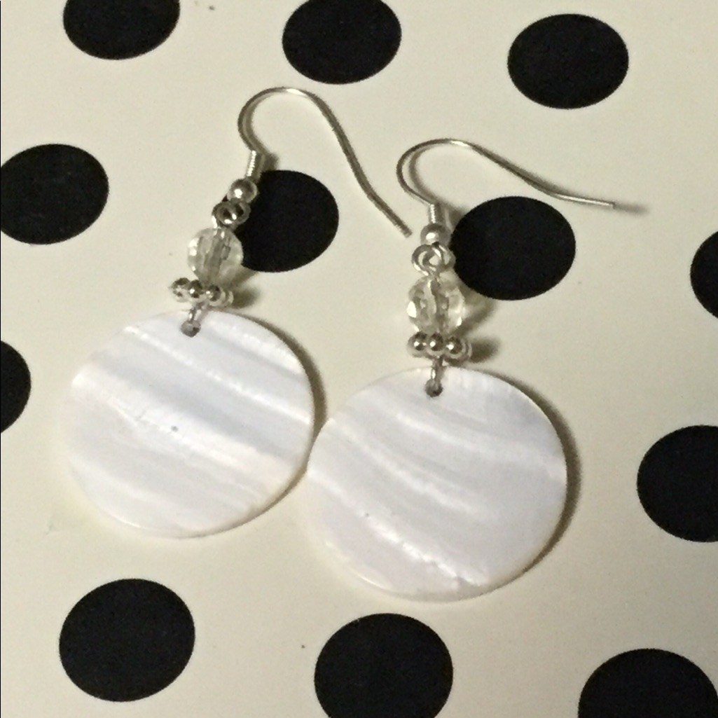 Shell Circle Earrings